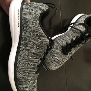 APL Women’s Techloom Pro Sneakers Size 8.5 US